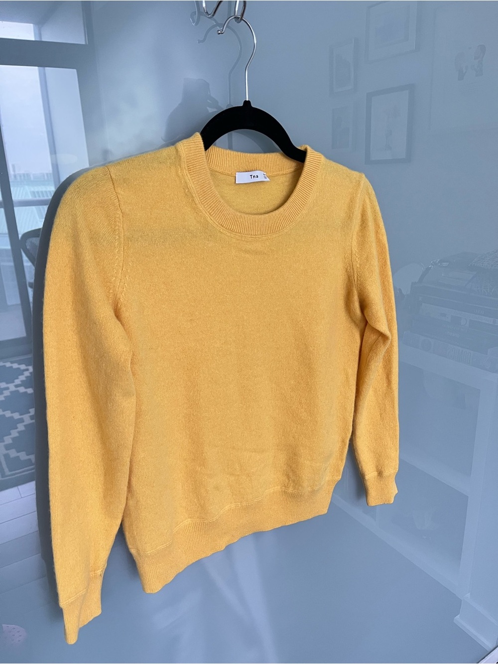 Aritzia Cashmere Crewneck Sweater in Yellow Size XS
